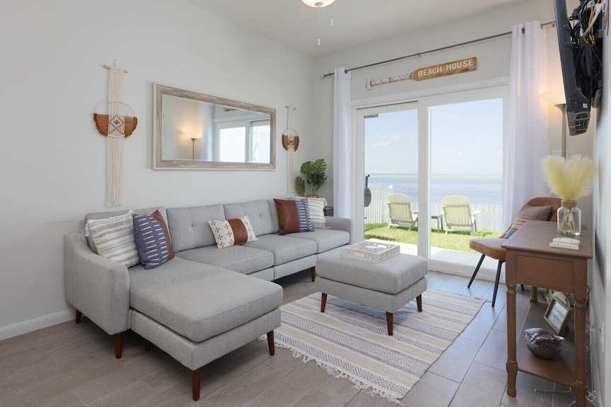Sol-mate | 3br Kid & Pet-friendly Waterfront Home - Port Isabel, TX