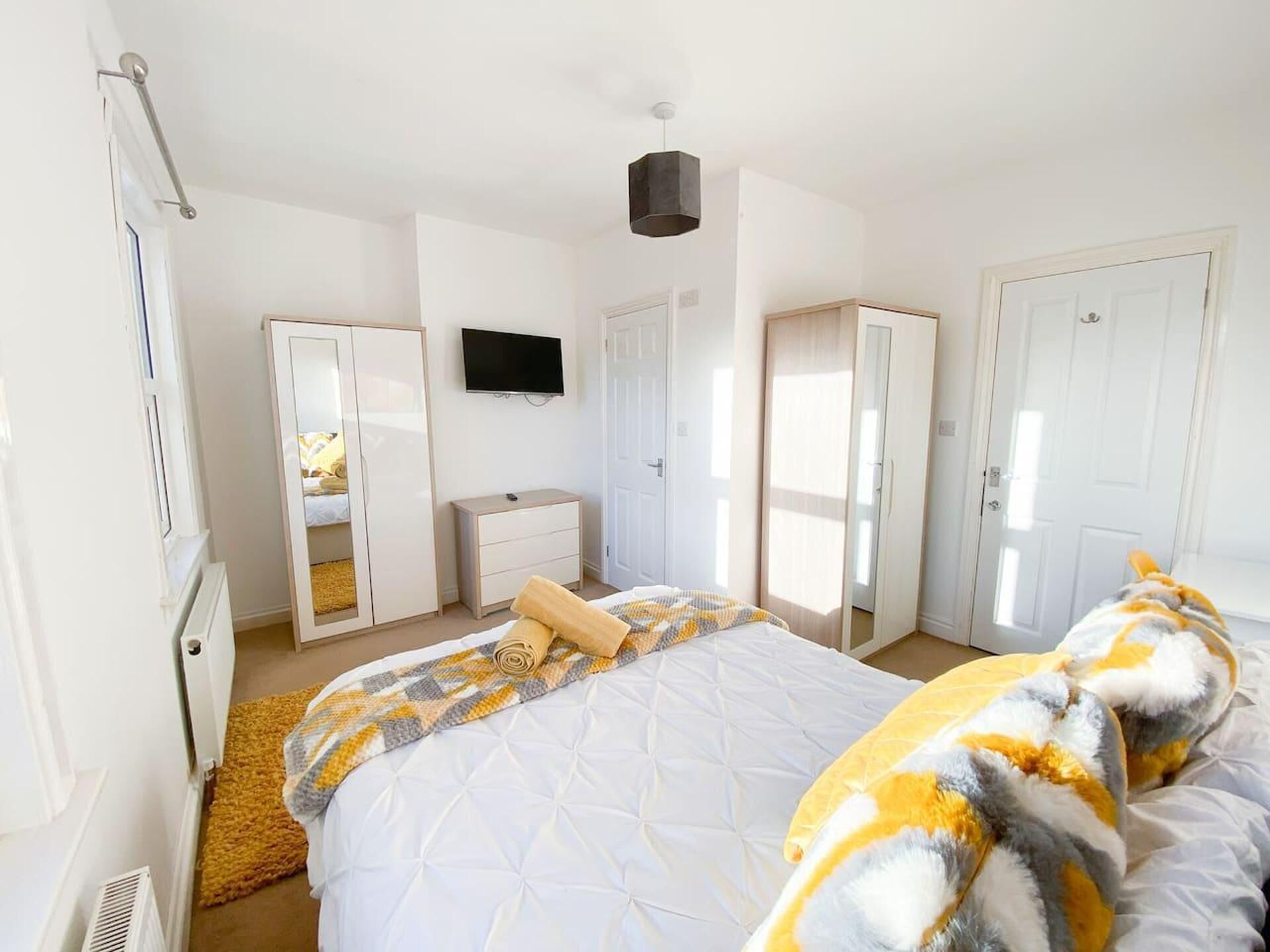 Central 4-bed House in Reading