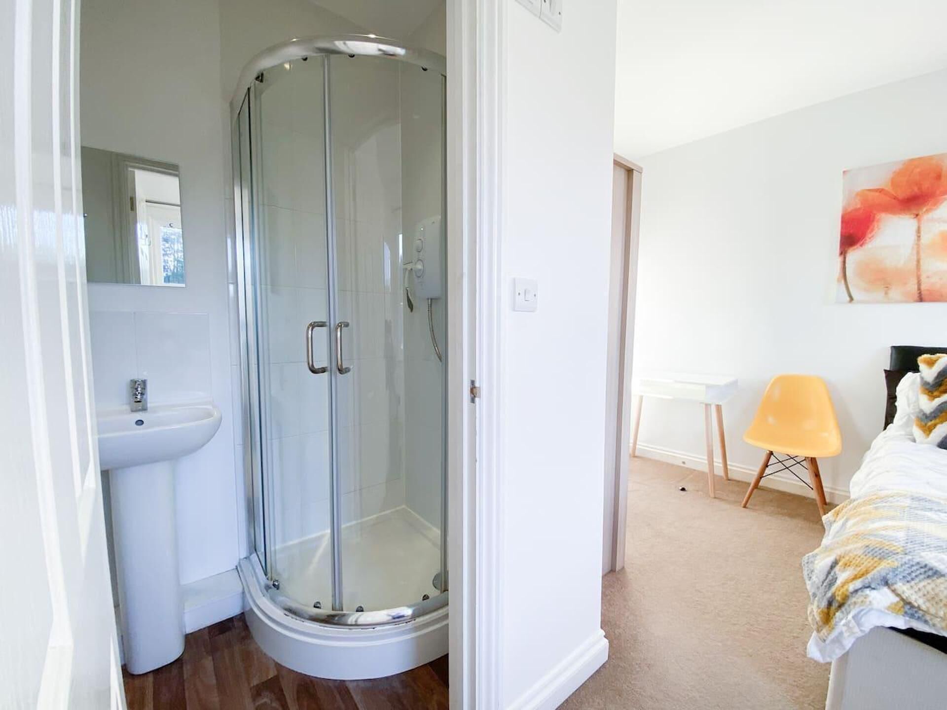 Central 4-bed House in Reading