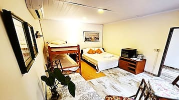 1 bedroom, hypo-allergenic bedding, down duvets, free WiFi
