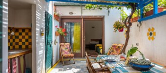 Lovely studio apartment 200mt from the sea