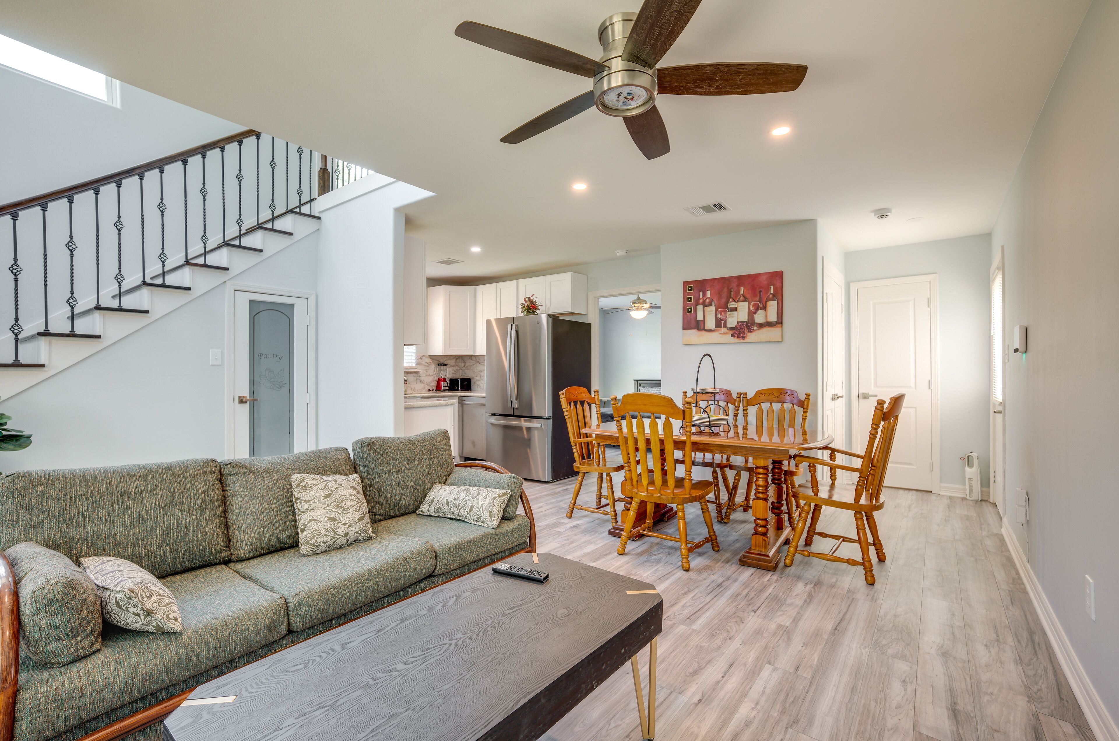 Lake Livingston Getaway w/ Balcony + Water View!