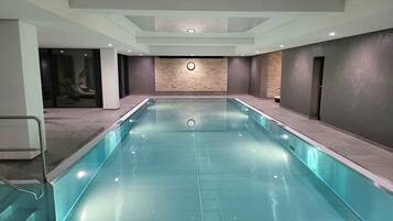 Innenpool, beheizter Pool