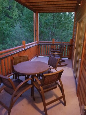 Outdoor dining - Spontaneous Trip at 50% off (Gatlinburg)