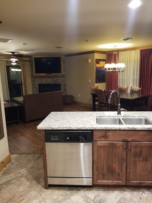 Interior - Spontaneous Trip at 50% off (Gatlinburg)