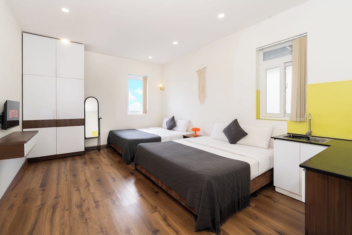 Habitación familiar | 1 dormitorio, escritorio, wifi gratis y ropa de cama