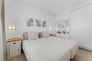 1 habitación, tabla de planchar con plancha, wifi gratis y ropa de cama 