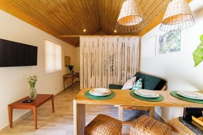 Studio | Living area | 32-inch Smart TV with cable channels, TV - Hacienda La Huerta (Puerto Plata)