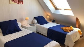 2 chambres, fer et planche à repasser, Wi-Fi, draps fournis