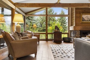 Interior - Outpost: Golf Creek 47 - Close to National Park! (Jackson)