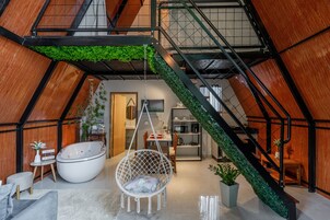 Chalet Elite | Zona de estar | Smart TV de 32 pulgadas con canales digitales