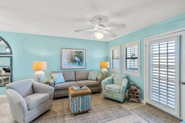 Een televisie en een kantoor