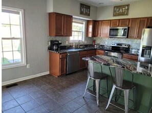 Private kitchen - Vineyard Vista (Front Royal)