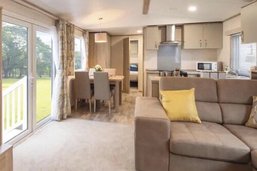 Coopers Beach 3-bed Caravan, Sleeps 8 & Pets Ok