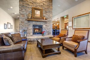 Interior - Moose Mgmt at Retreat 13285: Three King Beds-Pvt Hot Tub-Pool-Free Bus Route (Park City)