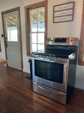 Interior - Cabin on the Ridge - Hometown - Laurel, MS (Laurel)