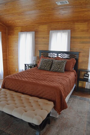 3 bedrooms, desk, free WiFi, bed sheets - Cabin on the Ridge - Hometown - Laurel, MS (Laurel)