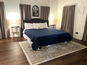 3 bedrooms, desk, free WiFi, bed sheets