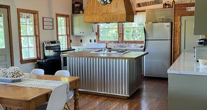 Cabin on the Ridge - Hometown - Laurel, MS