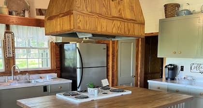 Cabin on the Ridge - Hometown - Laurel, MS