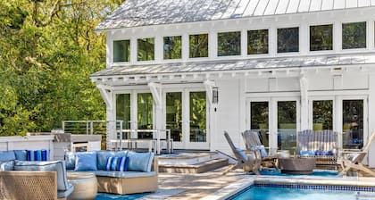 Luxury Home with Private Saltwater Pool BHI and Shoals Clubs