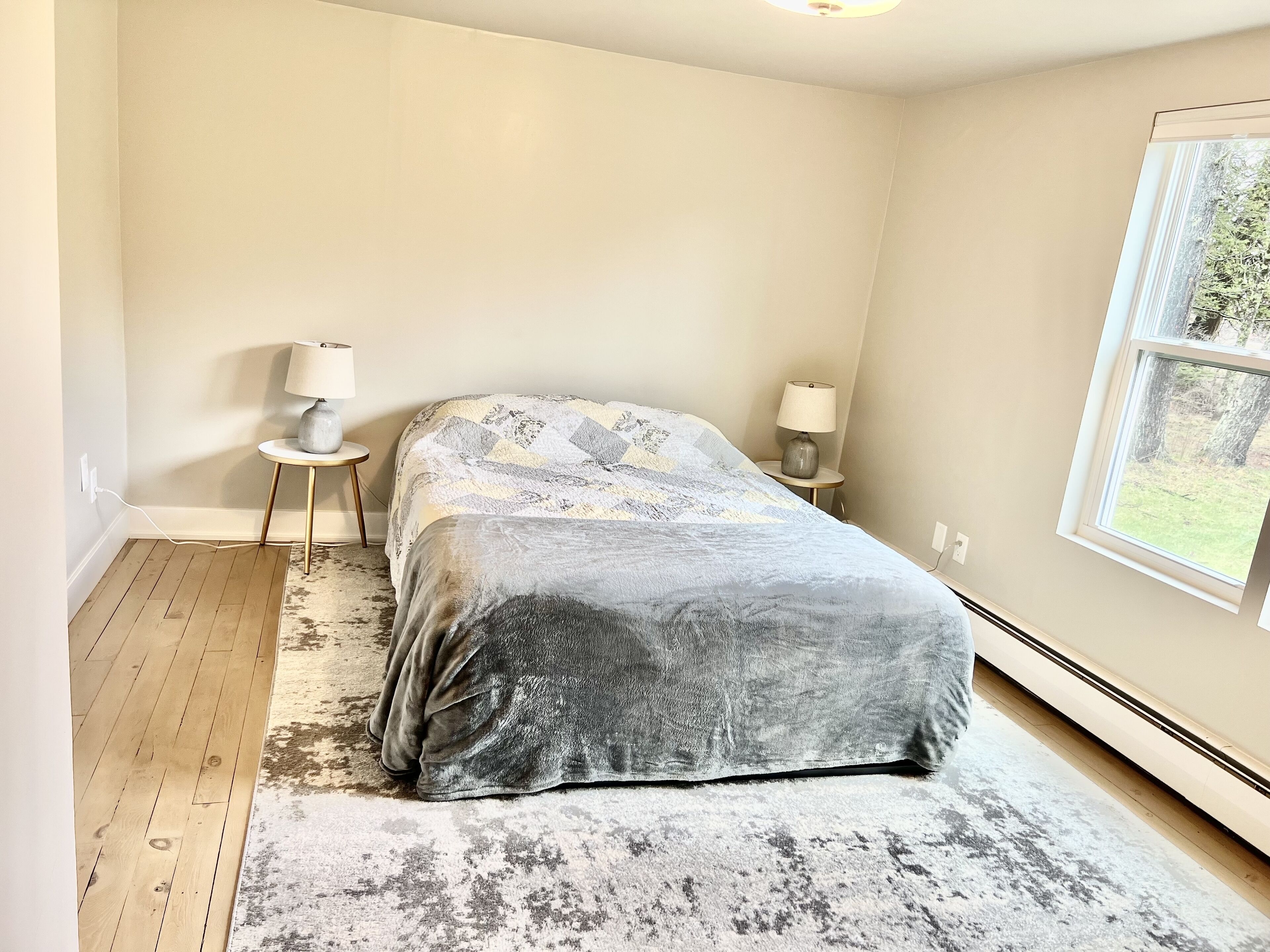 Entire House with Relaxing Backyard