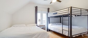 Lincoln Park Living - 3 Queen Beds - Sleeps 6!