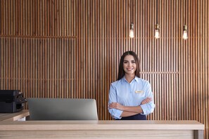 Quầy tiếp tân