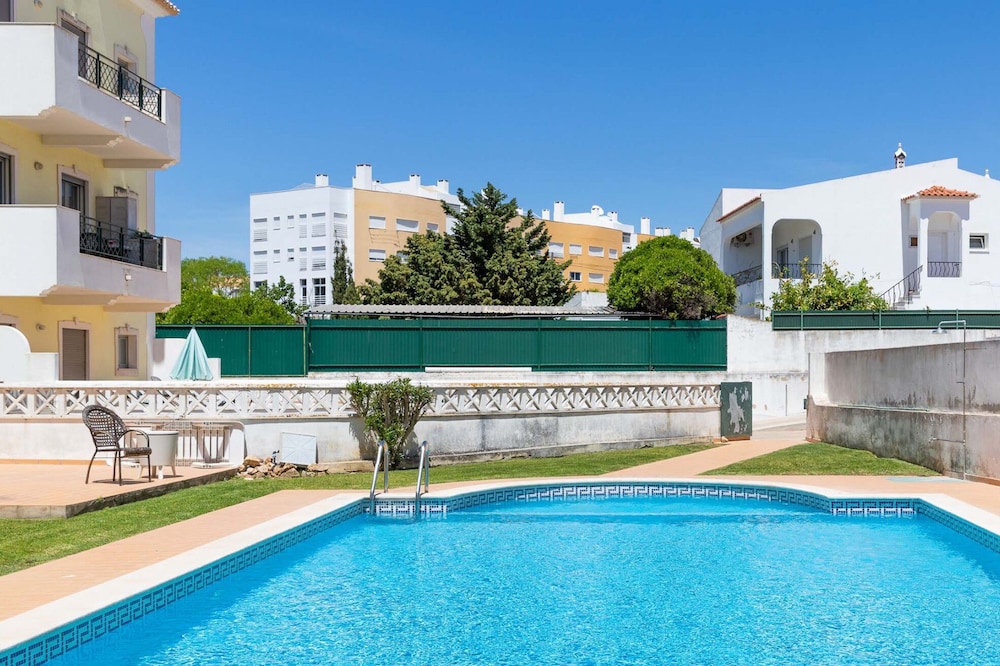 #147 Morada do Sol Flat by Home Holidays