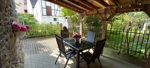 Outdoor dining - Gemütliches Ferienhaus in Fachingen/lahn (Birlenbach)