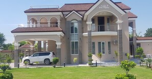 Vila, várias camas | Fachada