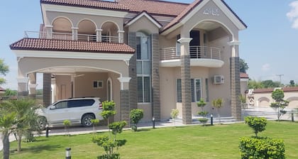 Entire 6-bed Garden Villa