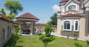 Vila, várias camas | Fachada