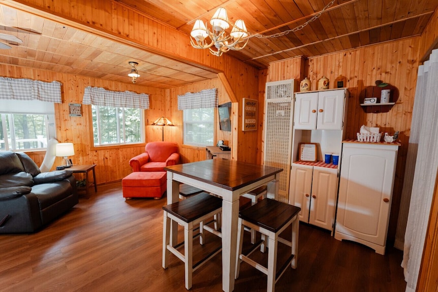 Cozy Private-lake Cabin | Near Trails | Wifi | Northwoods Escape - Two Sisters Lake, WI