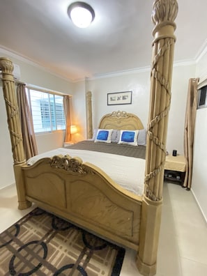 Room - Gascue centrally Located 45 % discount for this month (Santo Domingo)