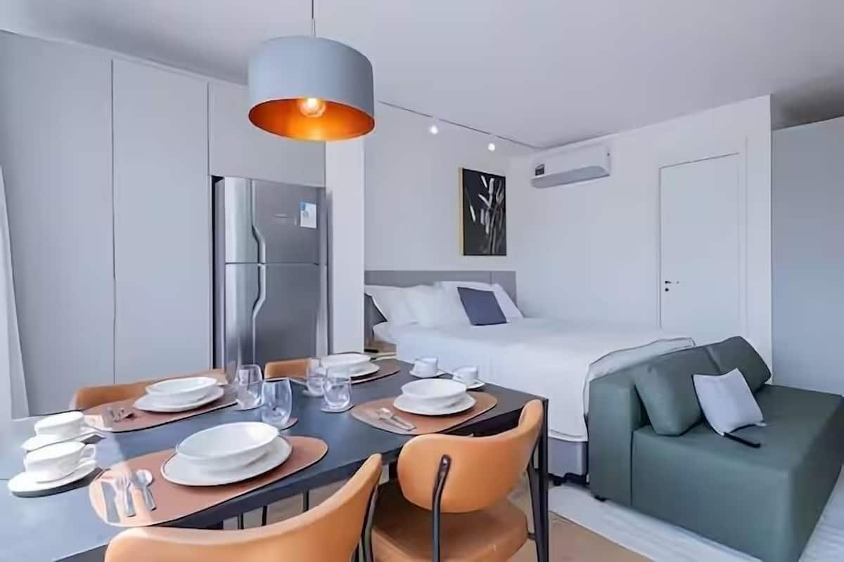 Studio exécutif | 1 chambre, décor unique, ameublement unique, bureau