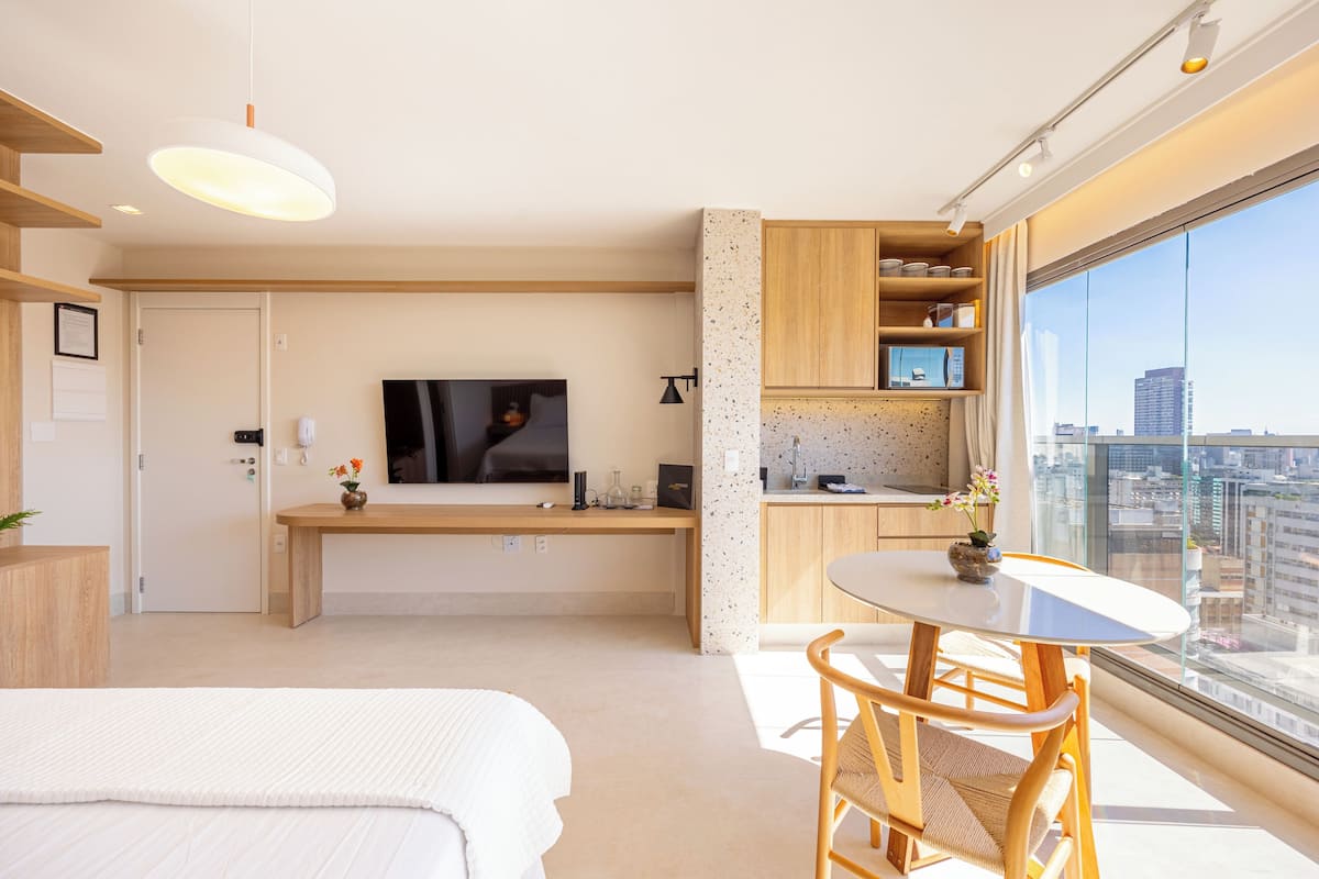 Suite studio Deluxe | 1 chambre, décor unique, ameublement unique, bureau