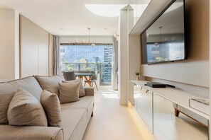 Estudio exclusivo | Área de sala de estar | Televisión de pantalla plana 