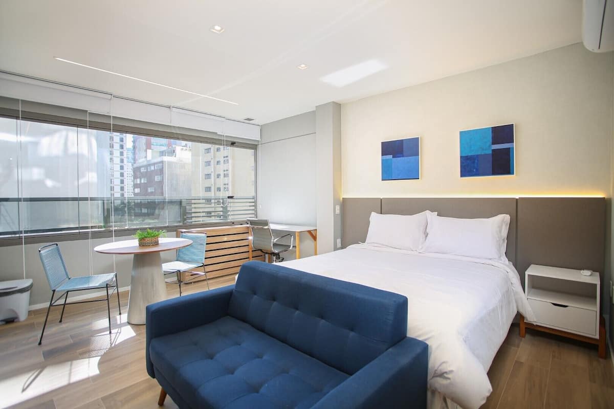 Suite studio Design | 1 chambre, décor unique, ameublement unique, bureau