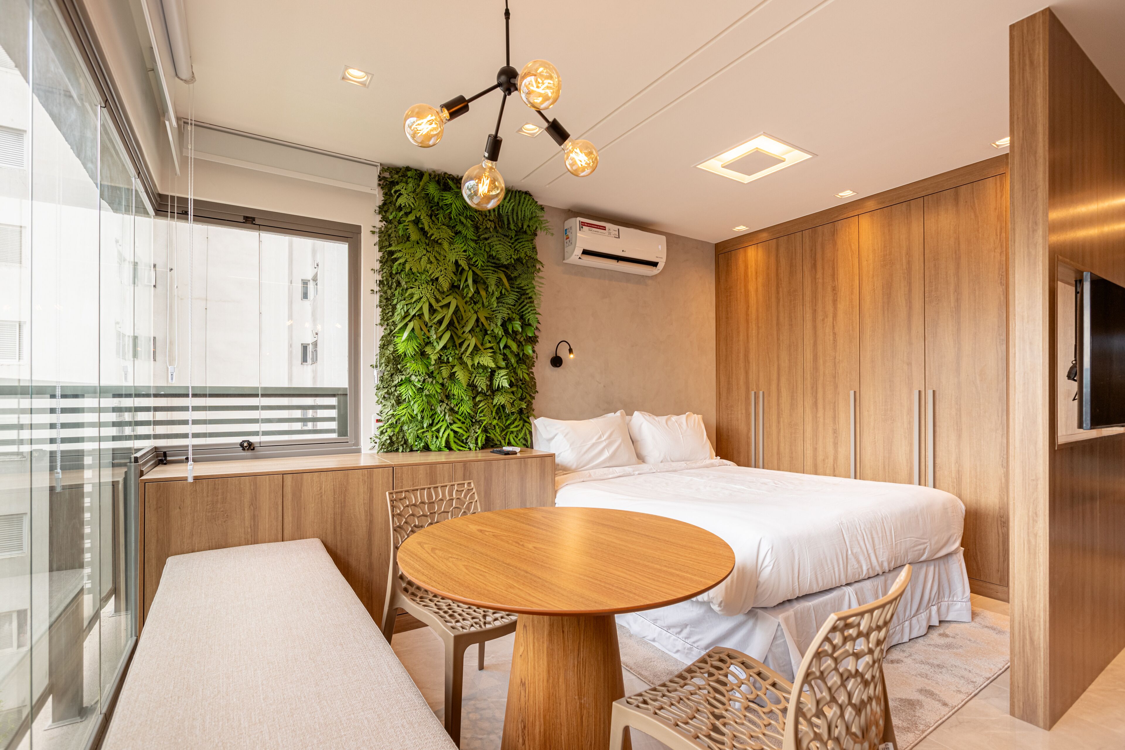 ห้องจูเนียร์สตูดิโอสวีท | ห้องพักตกแต่งอย่างมีเอกลักษณ์, ตกแต่งพิเศษโดยเฉพาะ, โต๊ะทำงาน