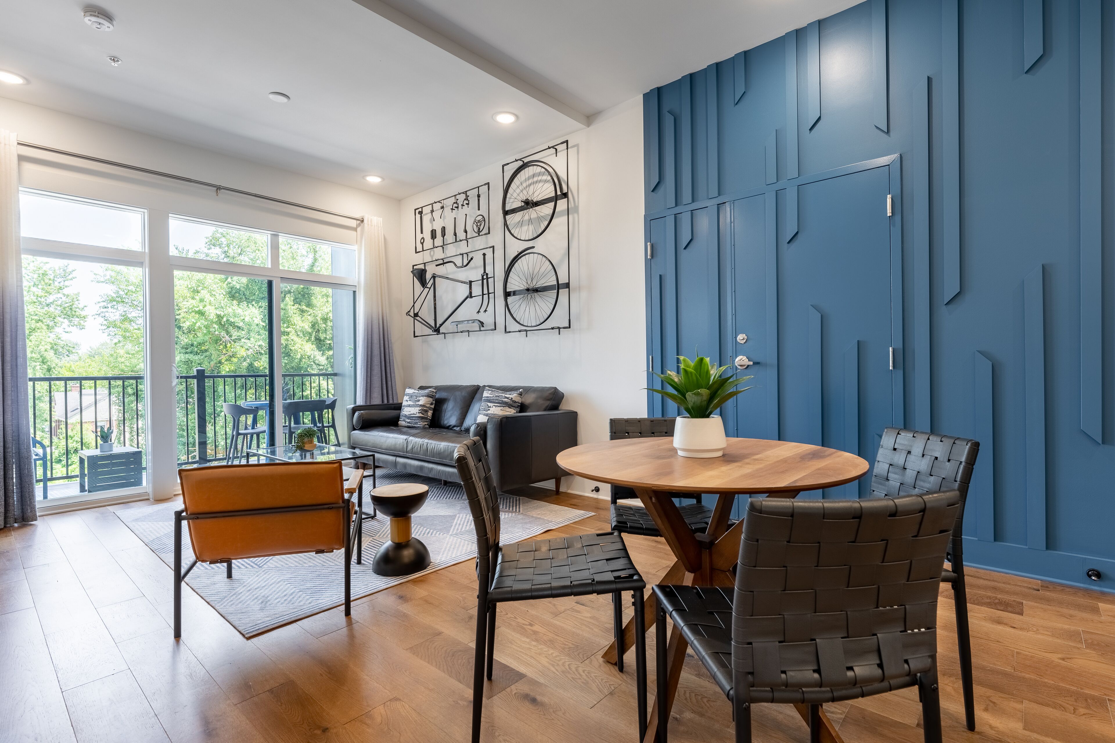 The Modern Tune - Luxury Condo with Bold Design