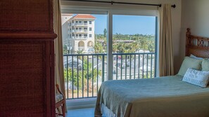 3 多间卧室、熨斗/熨衣板、WiFi、床单