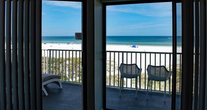 The Villas A-6 - Premium 3 Bedroom 2 Bath Oceanfront Condo