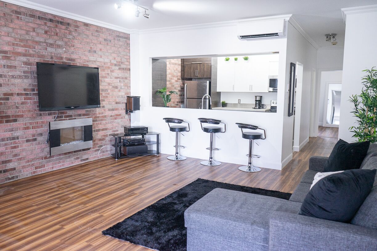 301 - Suberbe, Downtown Quebec ARCADE // 306005