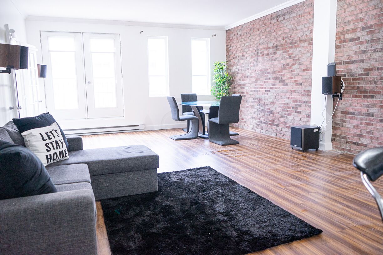 301 - Suberbe, Downtown Quebec ARCADE // 306005