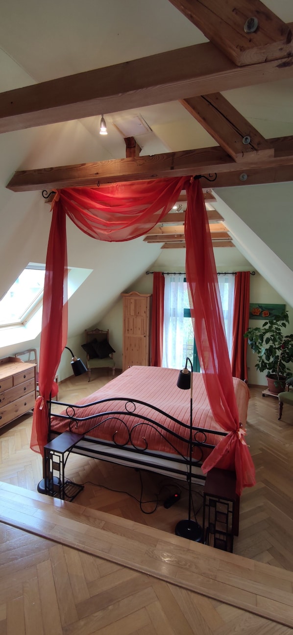 2 Schlafzimmer, Schreibtisch, Bügeleisen/Bügelbrett, kostenloses WLAN