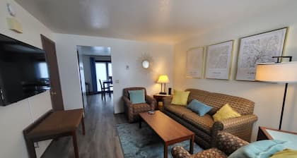 Family run Cozy Comfortable Condo Central to everything