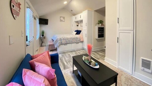 1 غرفة نوم ومكتب وواي فاي مجانًا
