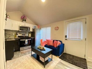 Smart TV - Unique-Studio Apt. Across OHSU Hospital (Portland)