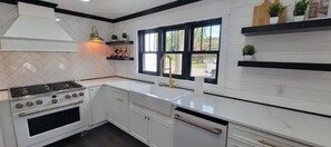 Private kitchen - LVR - Luxury Historical Slice of Center (Lewiston)